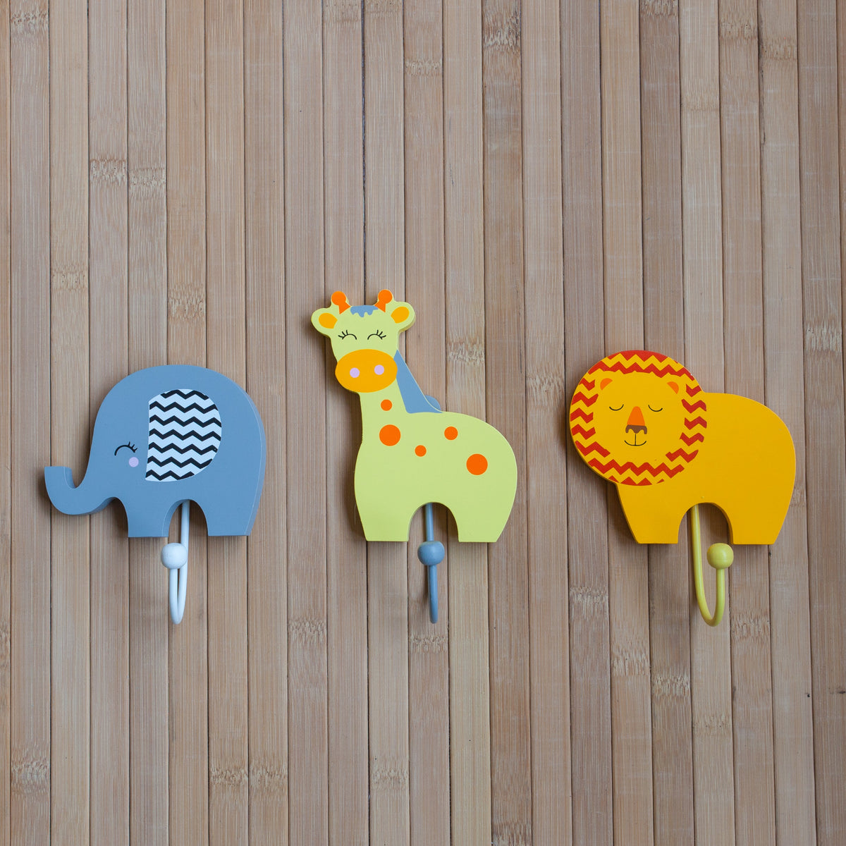Natural Wood SAFARI COAT PEGS Set of 3 Wooden Wall Hooks Childrens Decor  for Kids Bedroom Jungle Nursery Animals Elephant Lion Giraffe -  UK